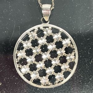 925 Sterling Silver Necklace With Round Latticework Pendant 18”